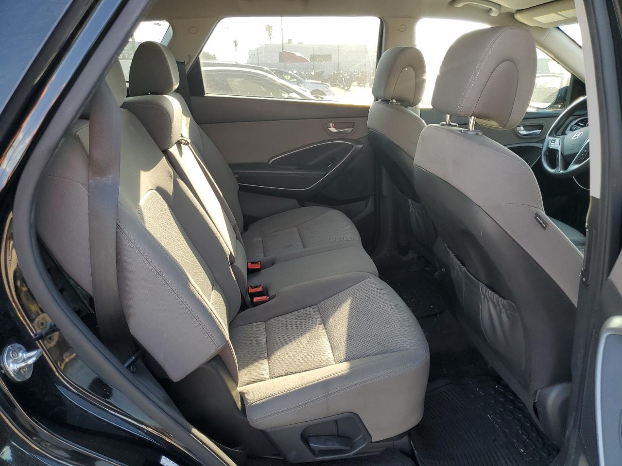 2018 Hyundai Santa Fe - Image 11