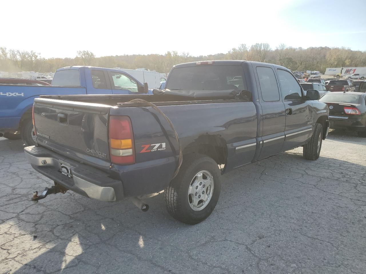 2001 Chevrolet Silverado - Image 3