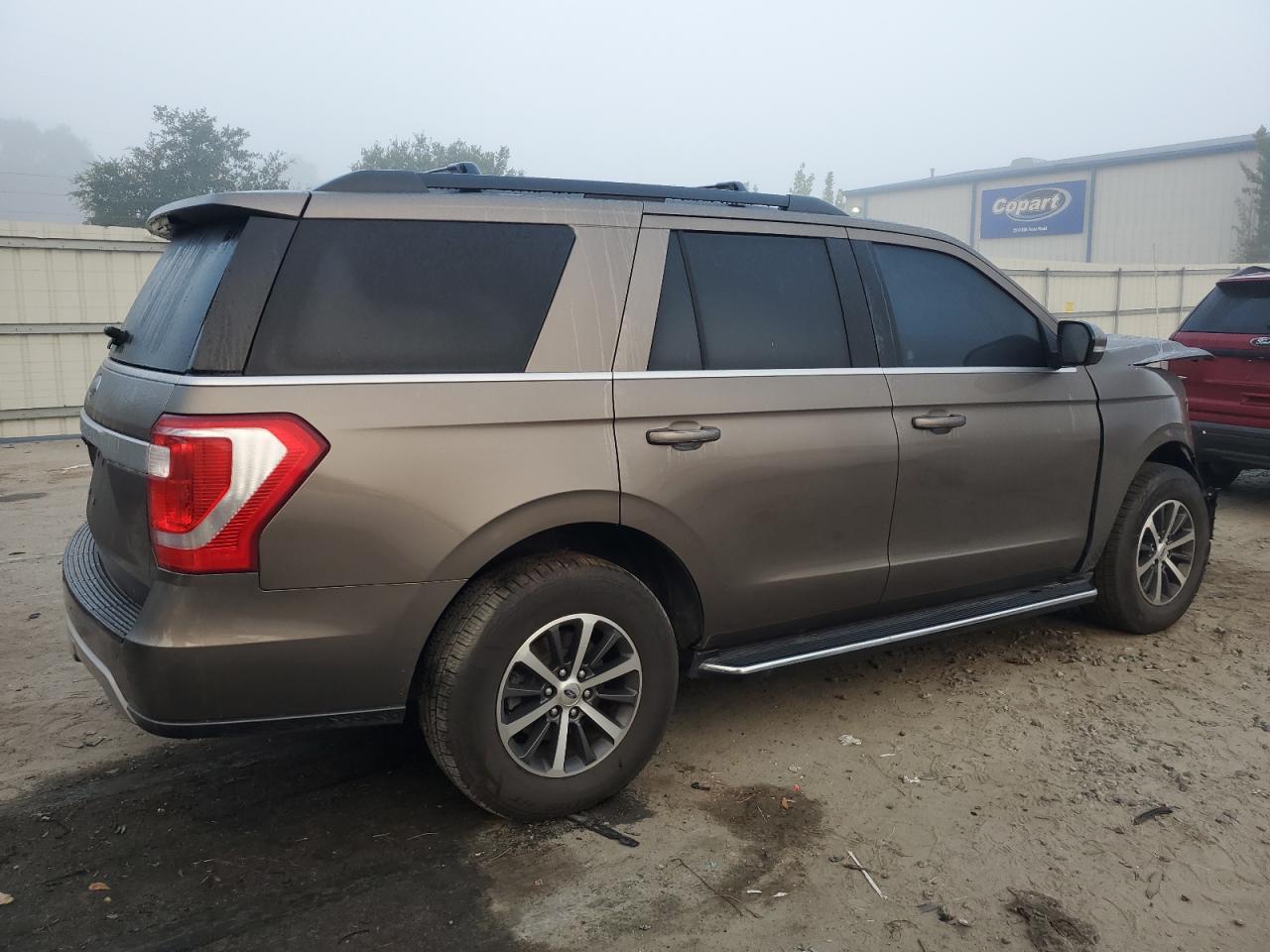 VIN 1FMJU1HTXJEA55214 2018 FORD EXPEDITION no.3