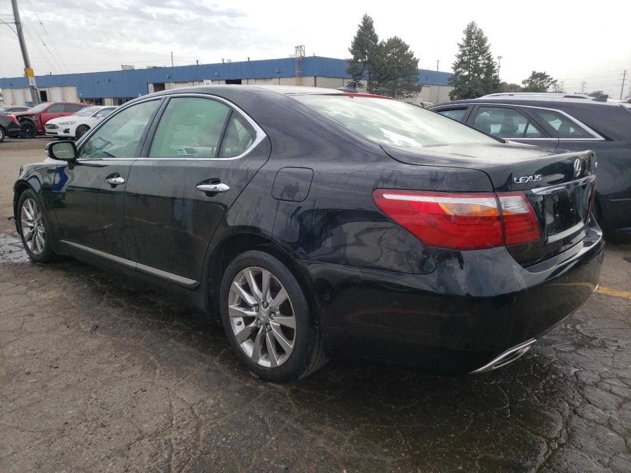 2010 Lexus LS - Image 2