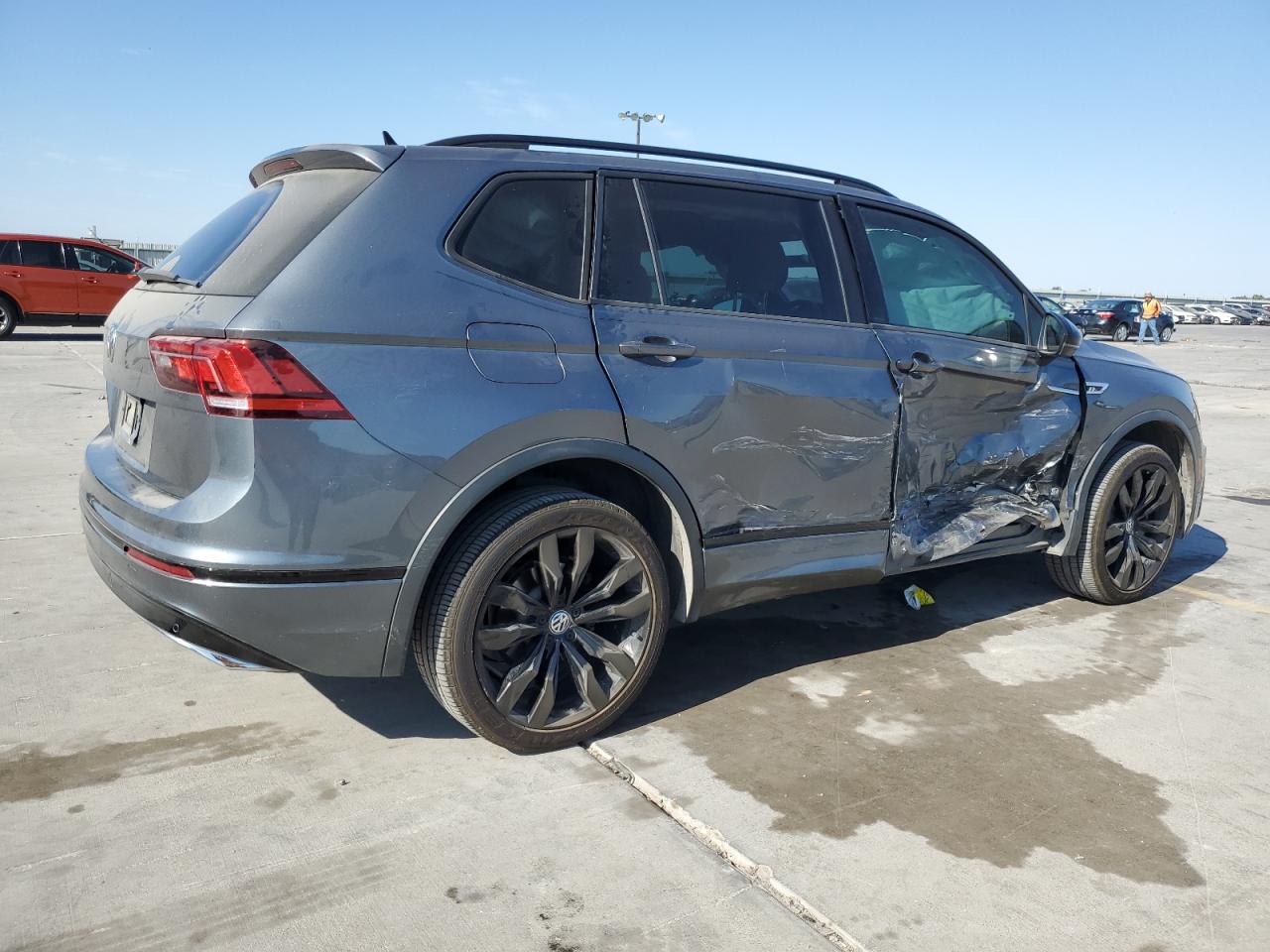 2021 Volkswagen Tiguan - Image 3