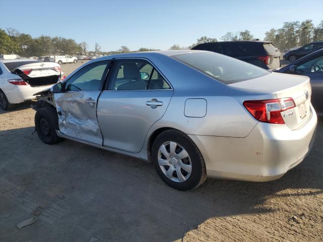  TOYOTA CAMRY 2014 Сріблястий