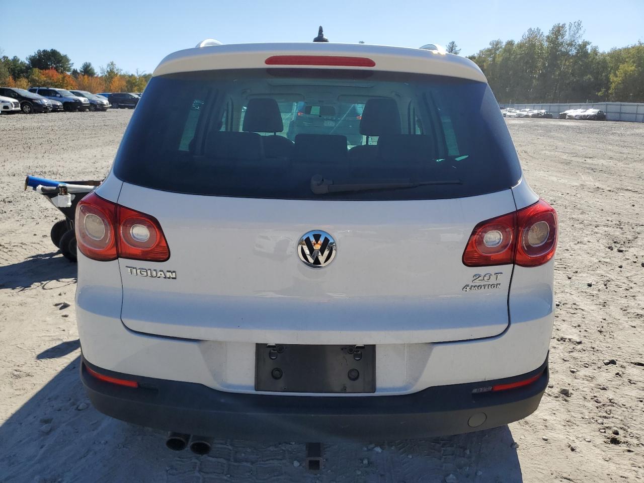 2011 Volkswagen Tiguan S VIN: WVGBV7AXXBW518899 Lot: 76077564