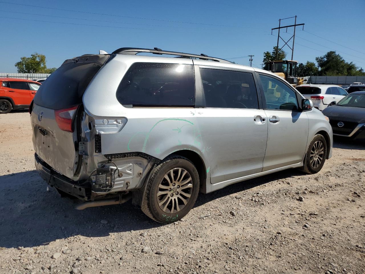 2020 Toyota Sienna - Image 3