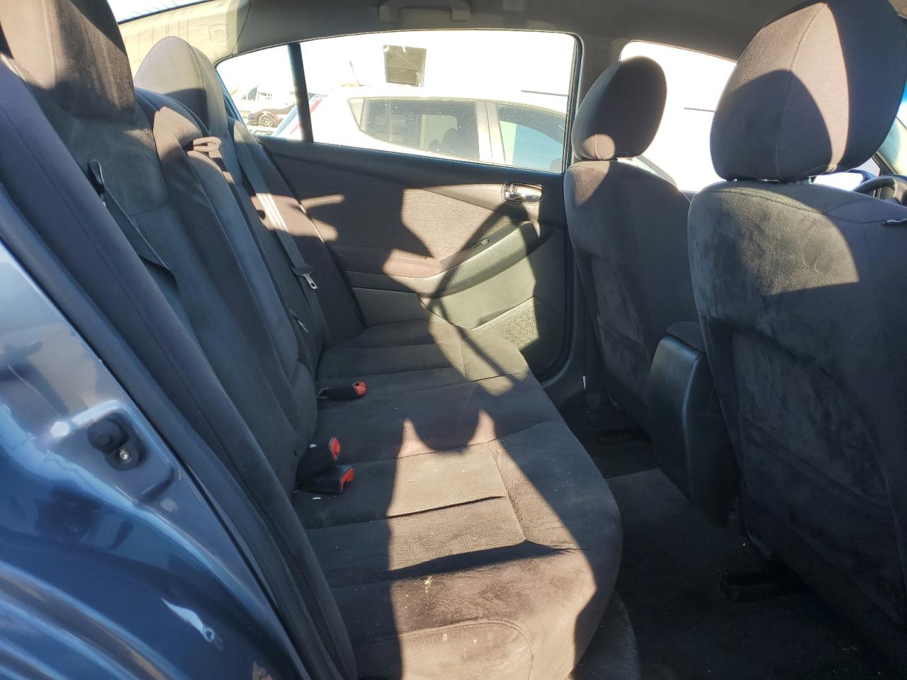 2011 Nissan Altima - Image 10