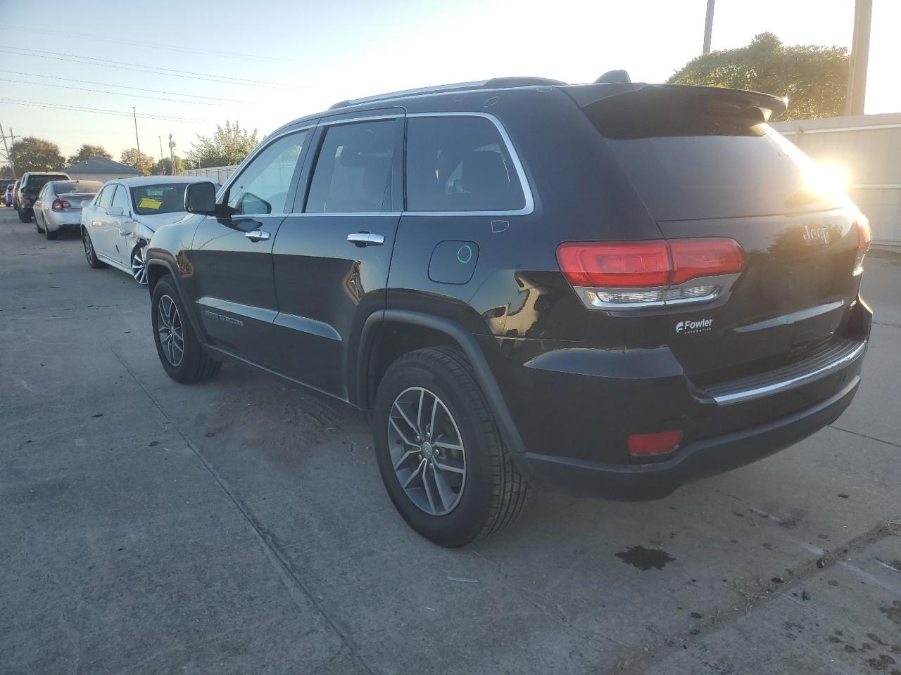 2018 Jeep Grand Cherokee - Image 2