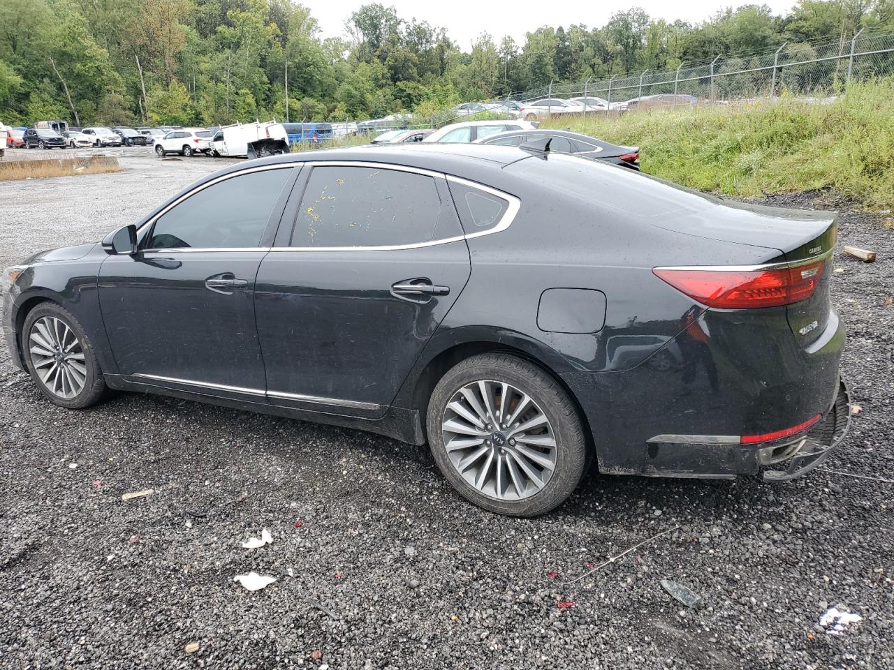 2018 Kia Cadenza - Image 2