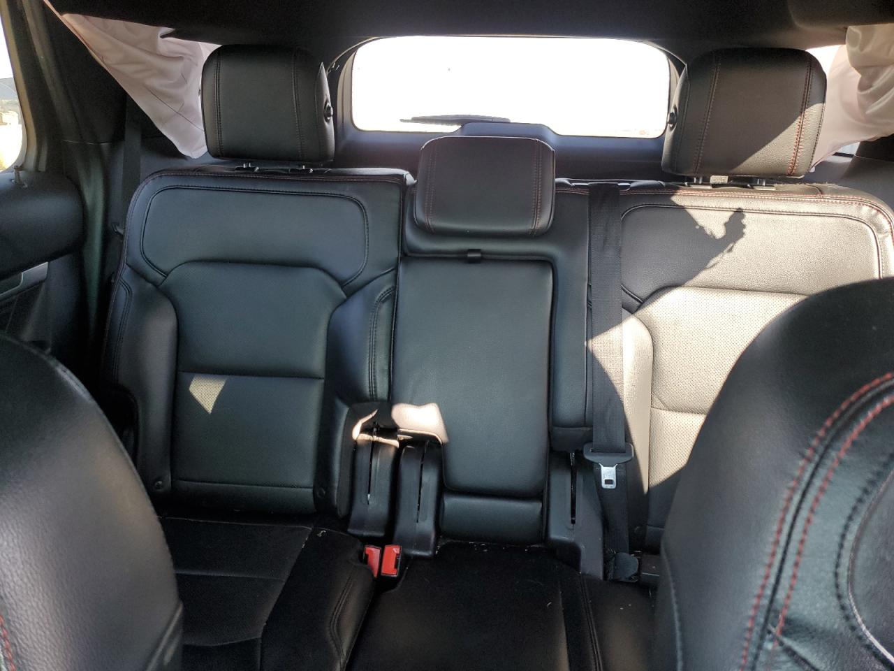 2016 Ford Explorer - Image 10