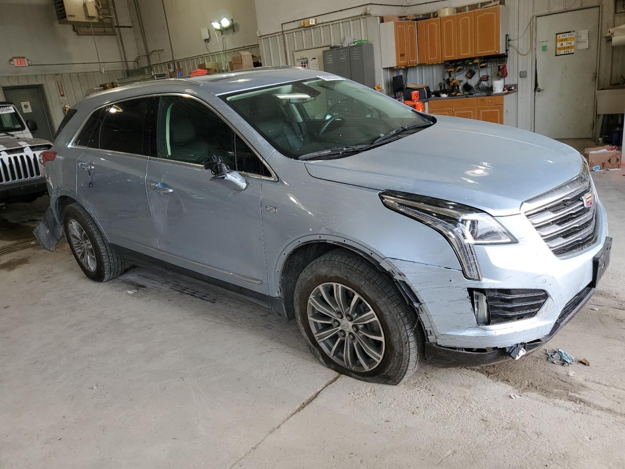 2017 Cadillac XT5 - Image 4