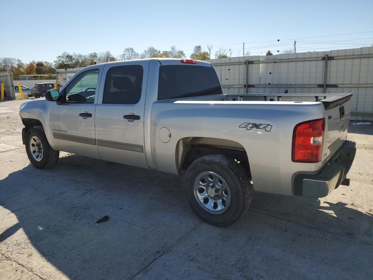2011 Chevrolet Silverado - Image 2