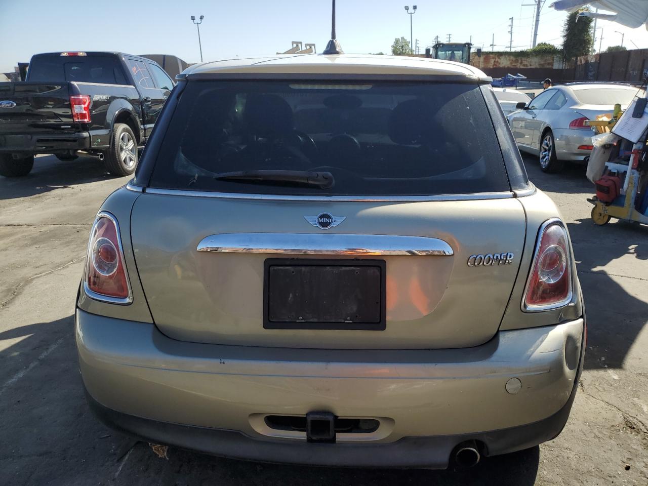 2011 Mini Cooper VIN: WMWSU3C51BT094913 Lot: 76789054