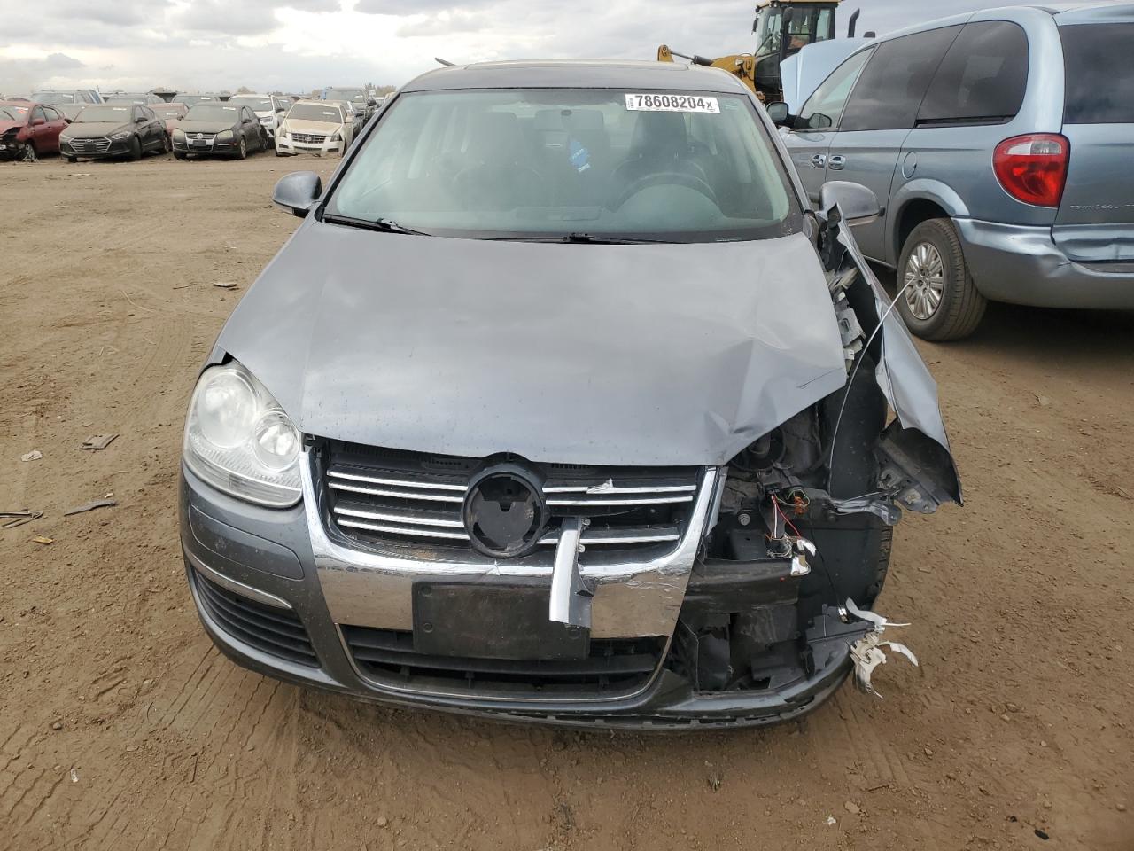 2010 Volkswagen Jetta - Image 5