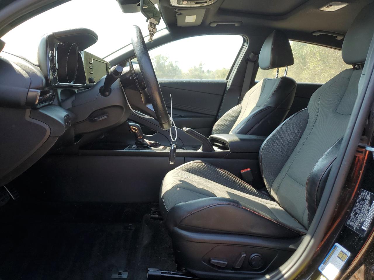 2022 Hyundai Elantra - Image 7