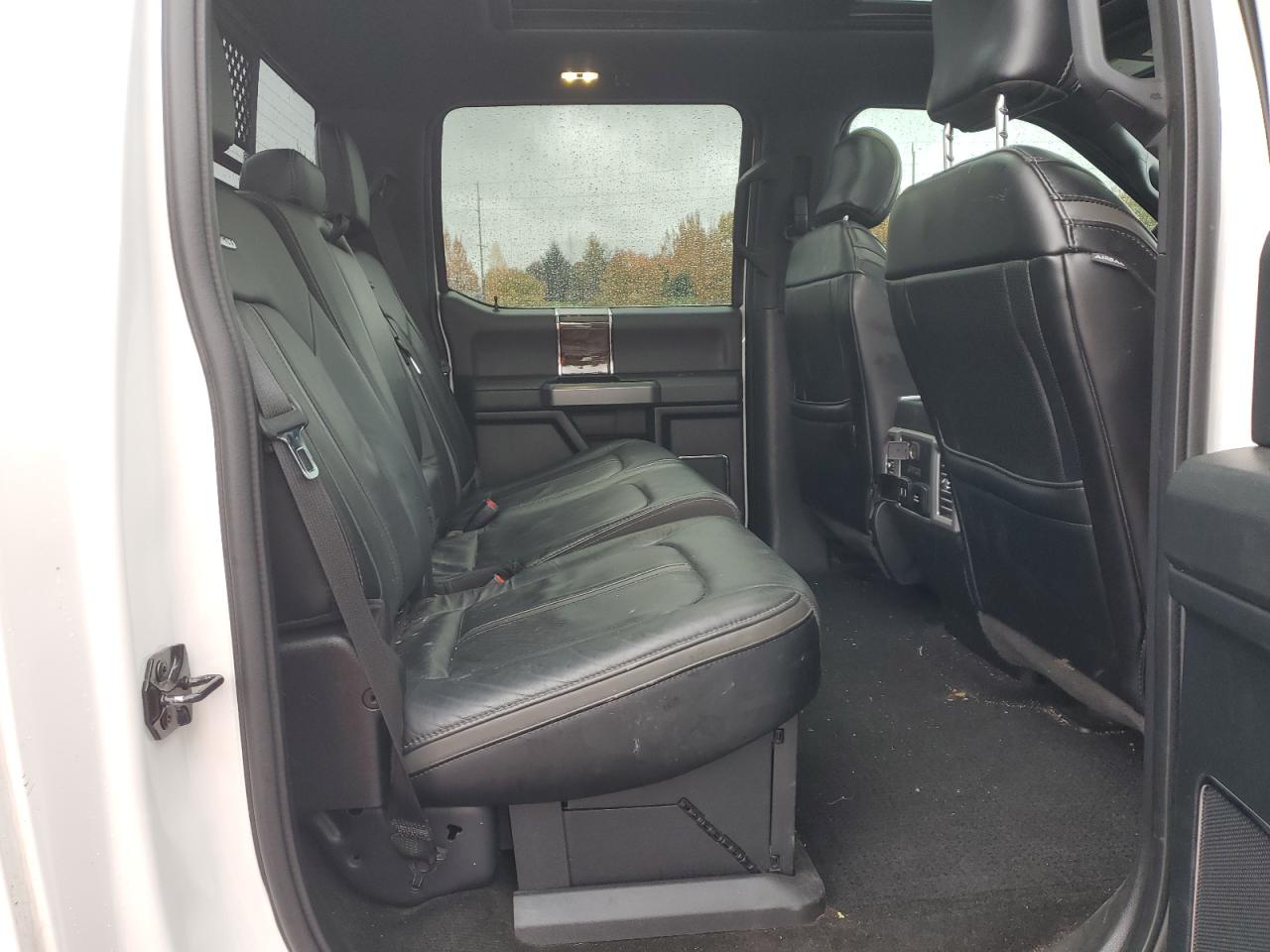 2017 Ford F350 - Image 10