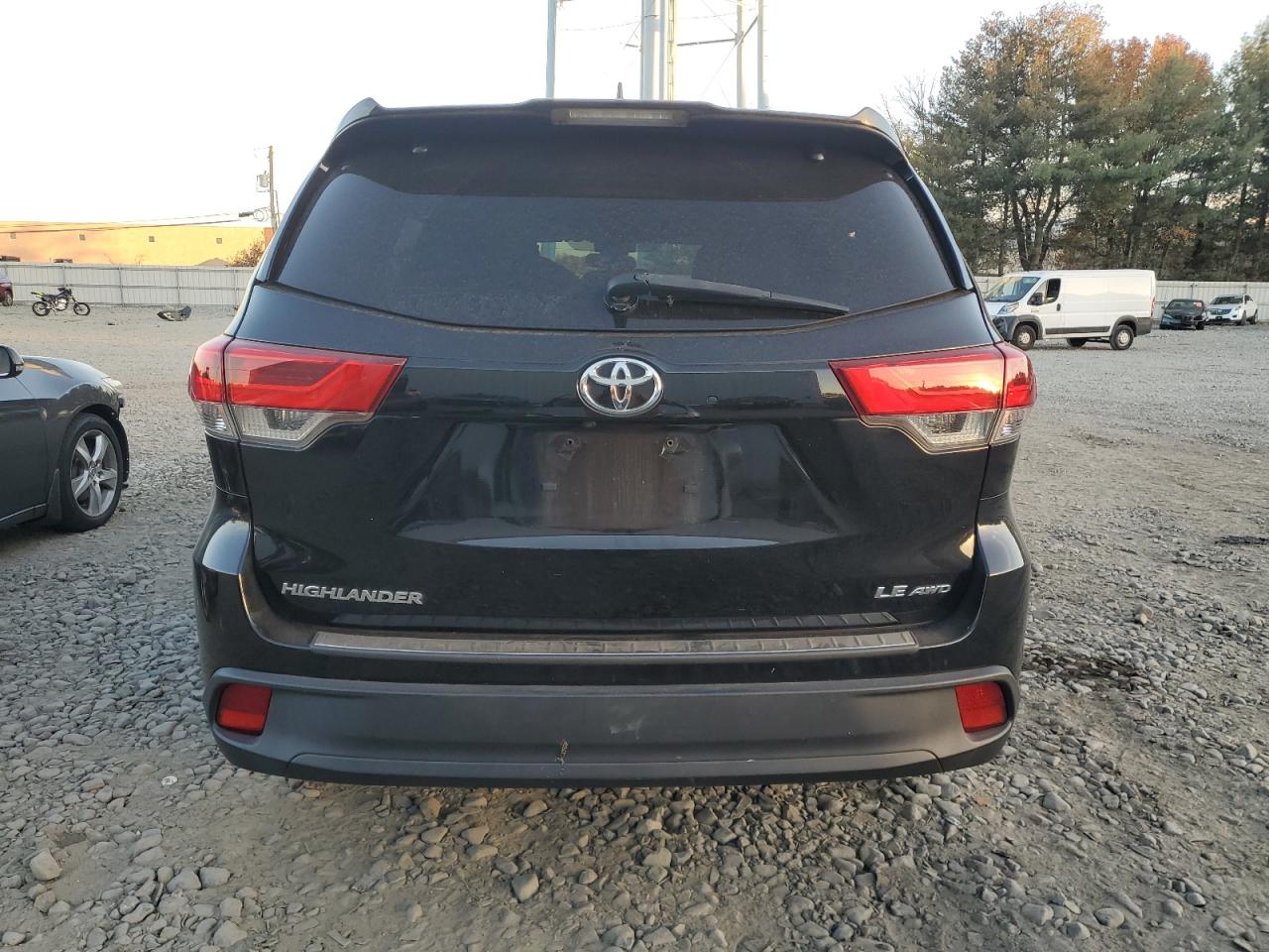 2017 Toyota Highlander Le VIN: 5TDBZRFH4HS379173 Lot: 78153594