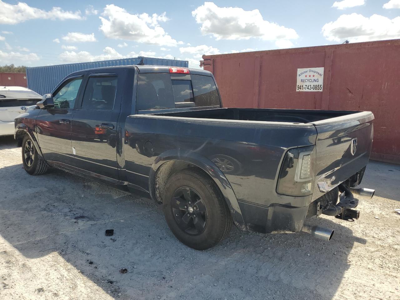 2016 RAM 1500 - Image 2