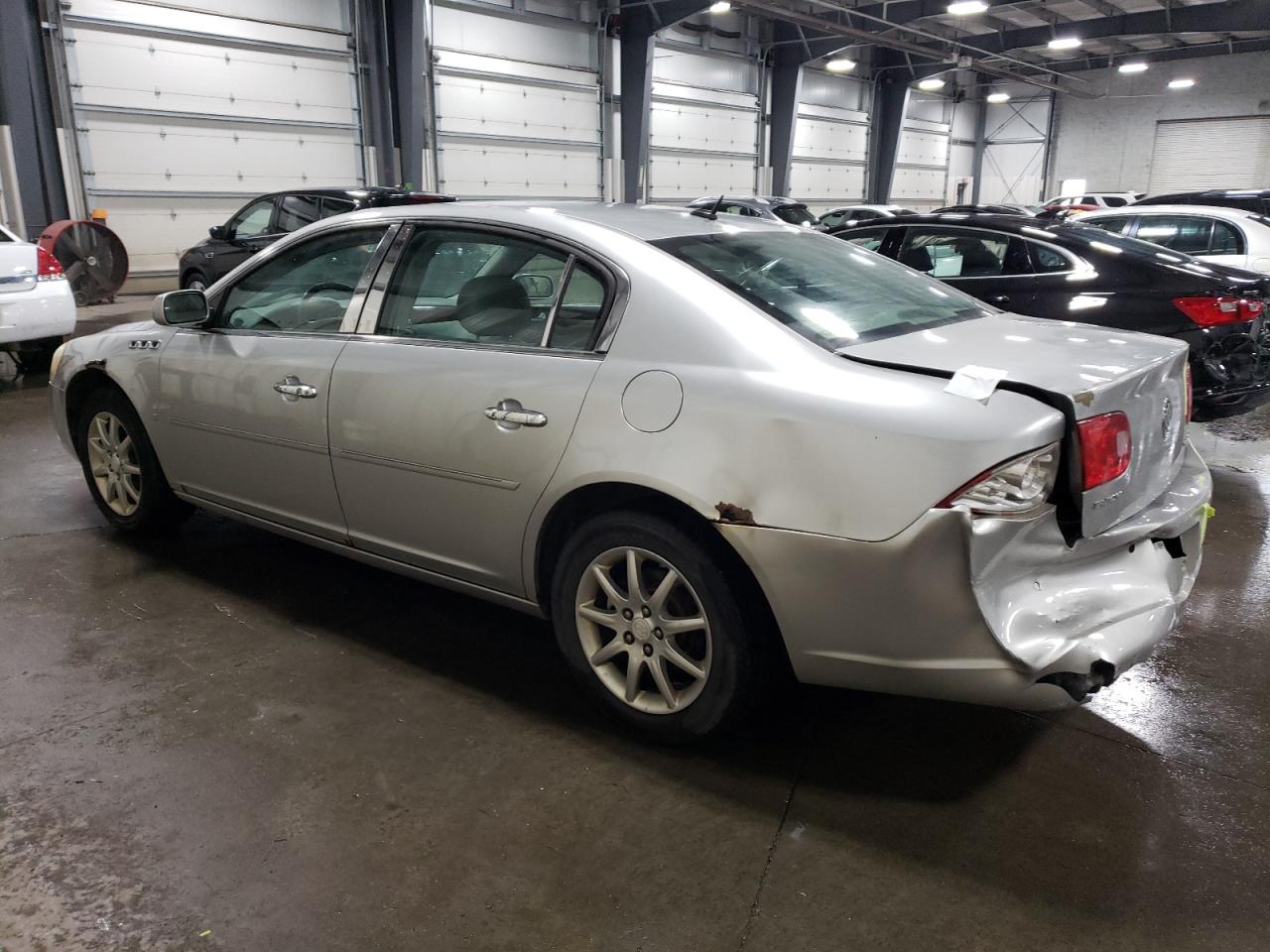 2008 Buick Lucerne - Image 2