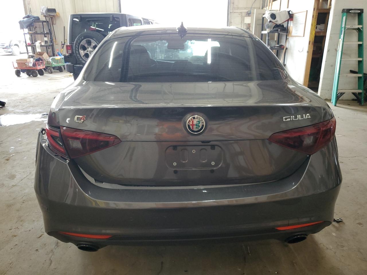 2022 Alfa Romeo Giulia - Image 6