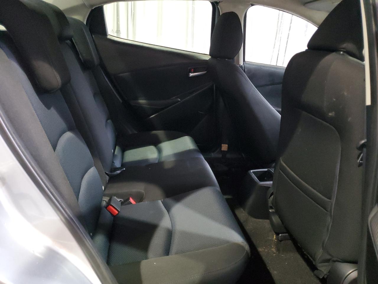 2018 Toyota Yaris - Image 10