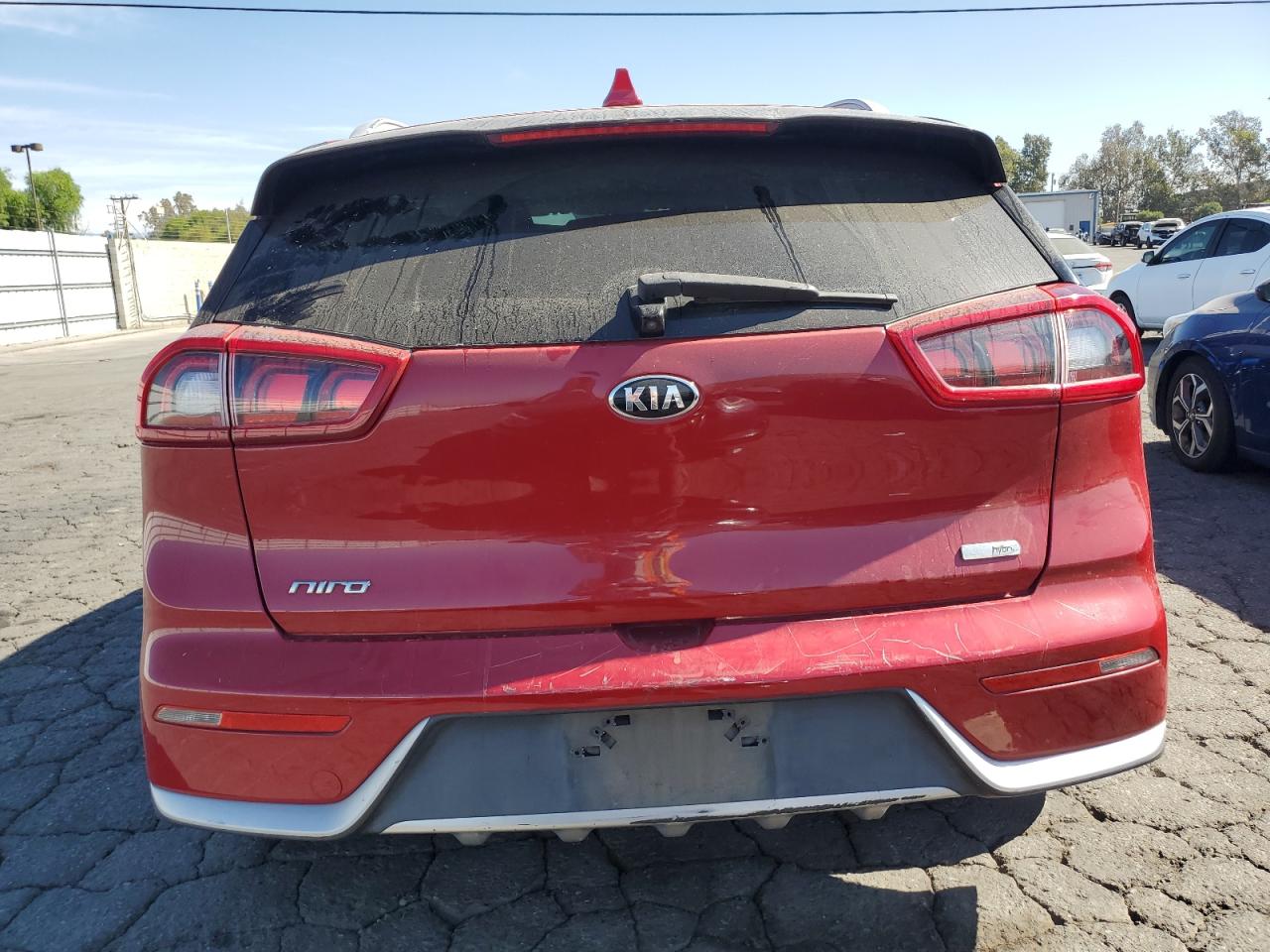 KNDCB3LC8J5153907 2018 Kia Niro Fe