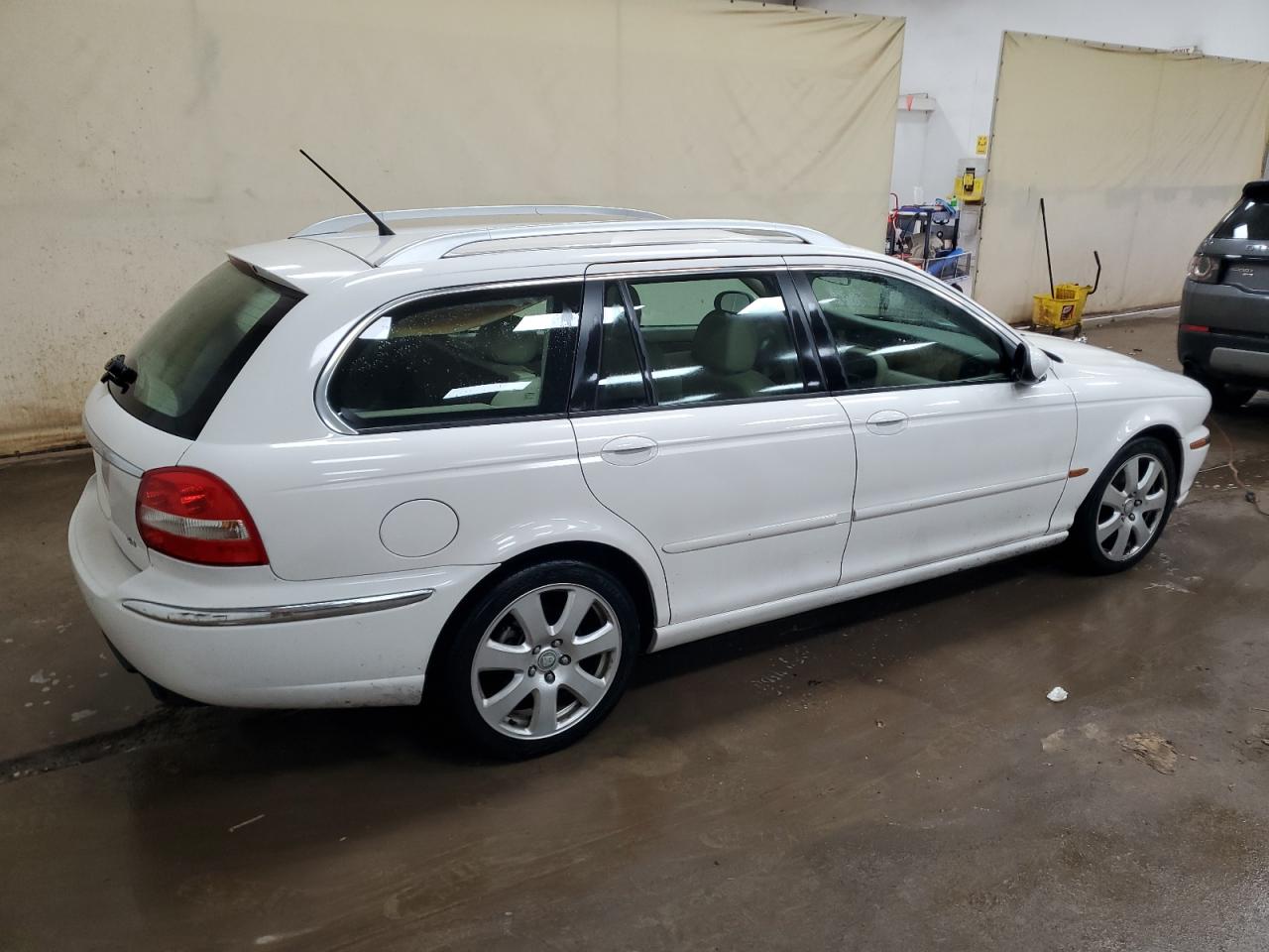 2005 Jaguar X-Type - Image 3