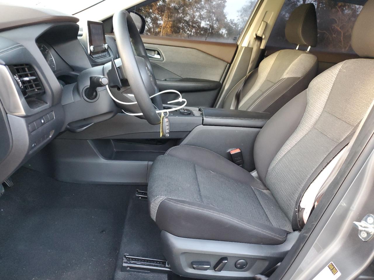 2021 Nissan Rogue - Image 7