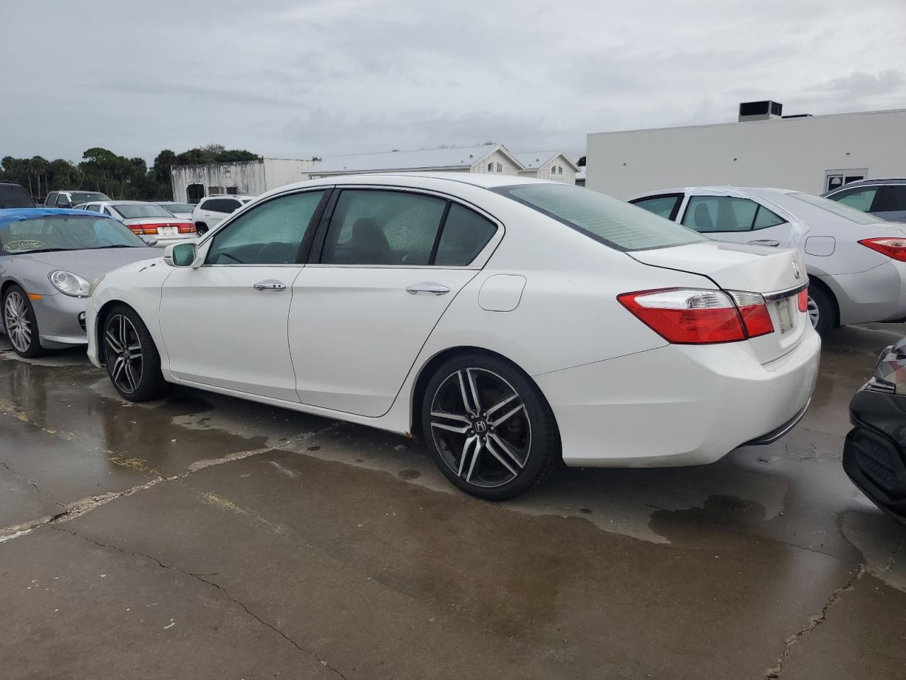 1HGCR2F73FA170473 2015 HONDA ACCORD - Image 2