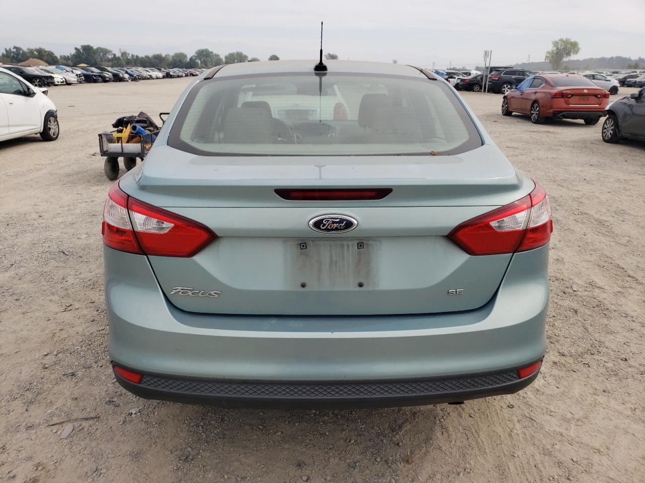 1FAHP3F26CL258217 2012 Ford Focus Se