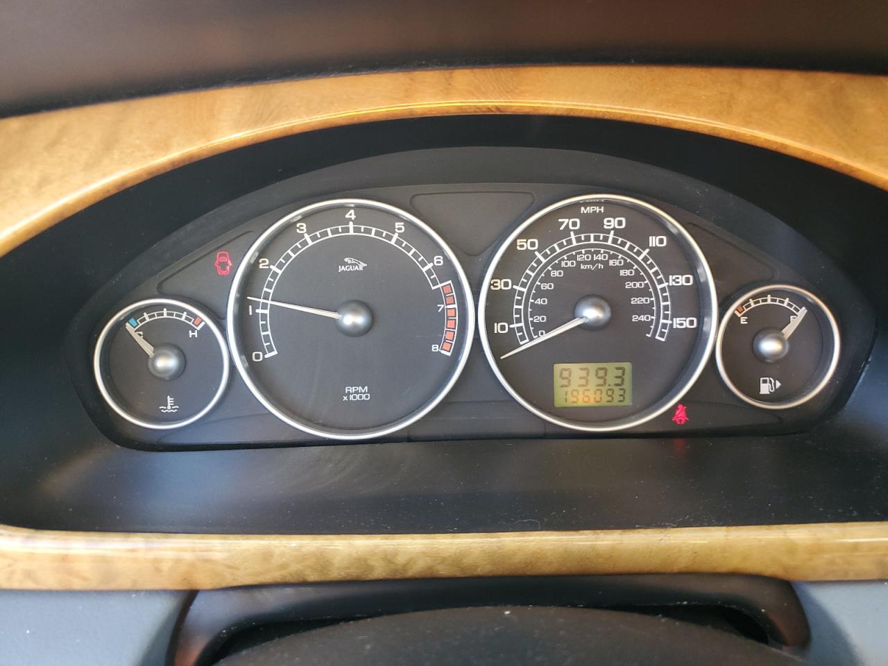 2004 Jaguar X-Type - Image 9