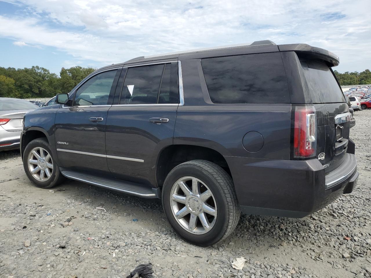 2016 GMC Yukon - Image 2