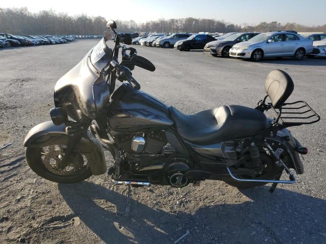 2011 HARLEY-DAVIDSON FLHX 