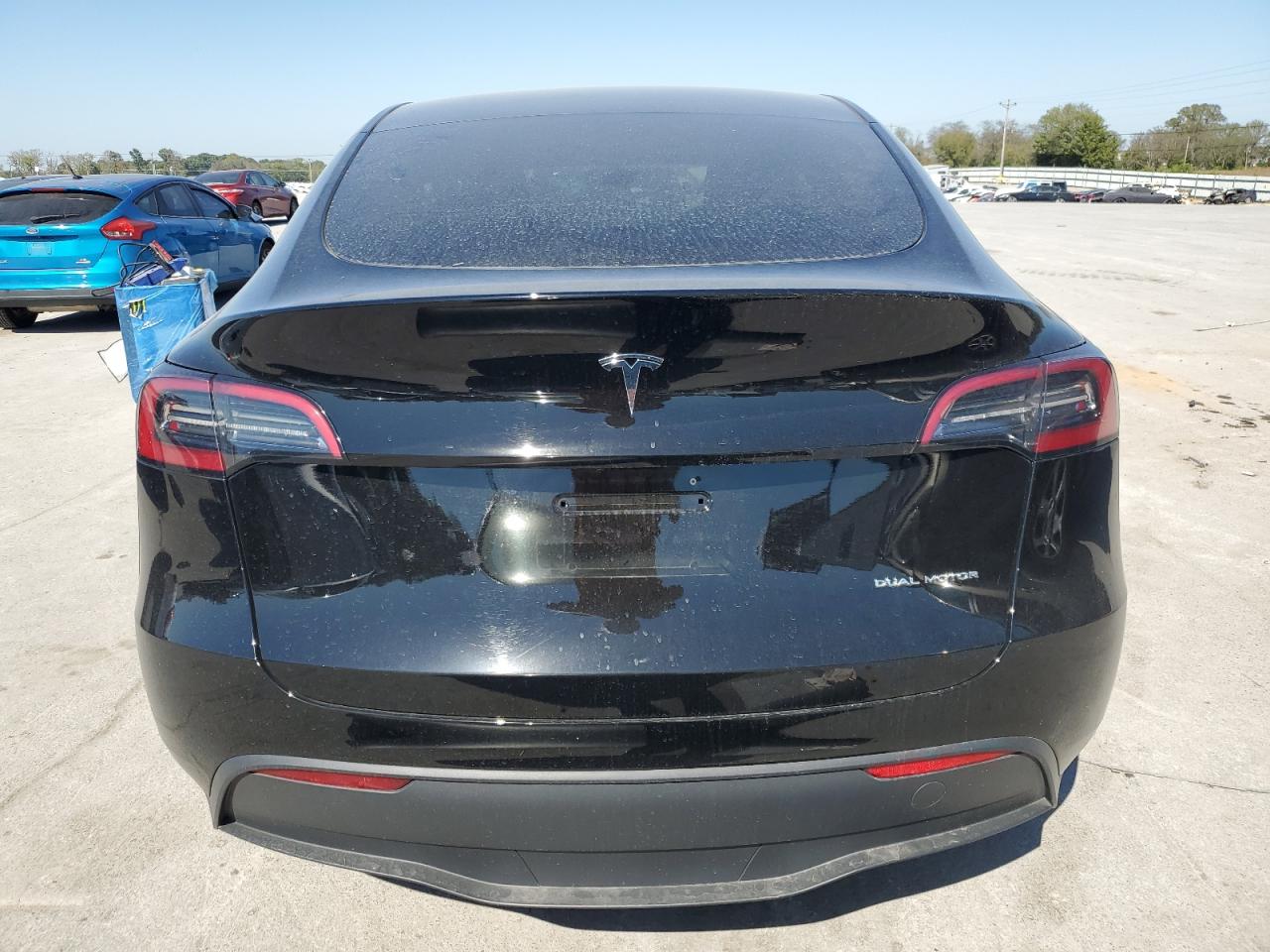 2024 Tesla Model Y VIN: 7SAYGDEE3RA271692 Lot: 74392374