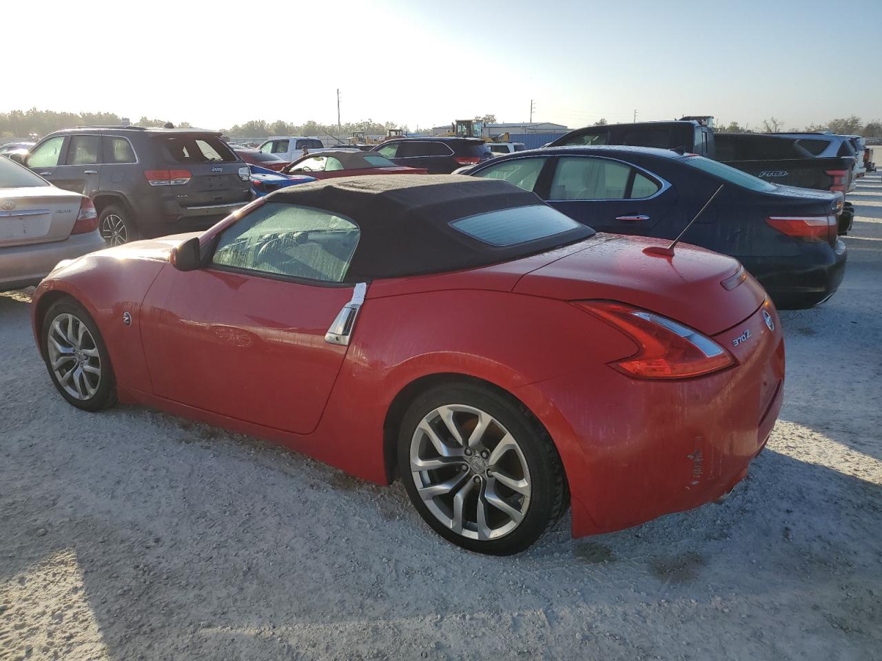 2010 Nissan 370Z - Image 2