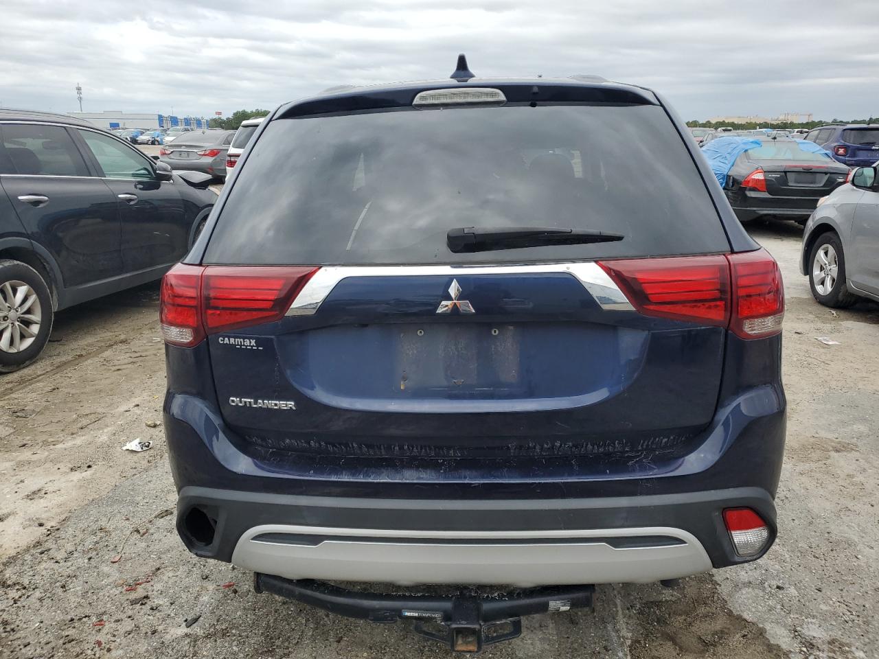 JA4AD2A35LZ018985 2020 Mitsubishi Outlander Es