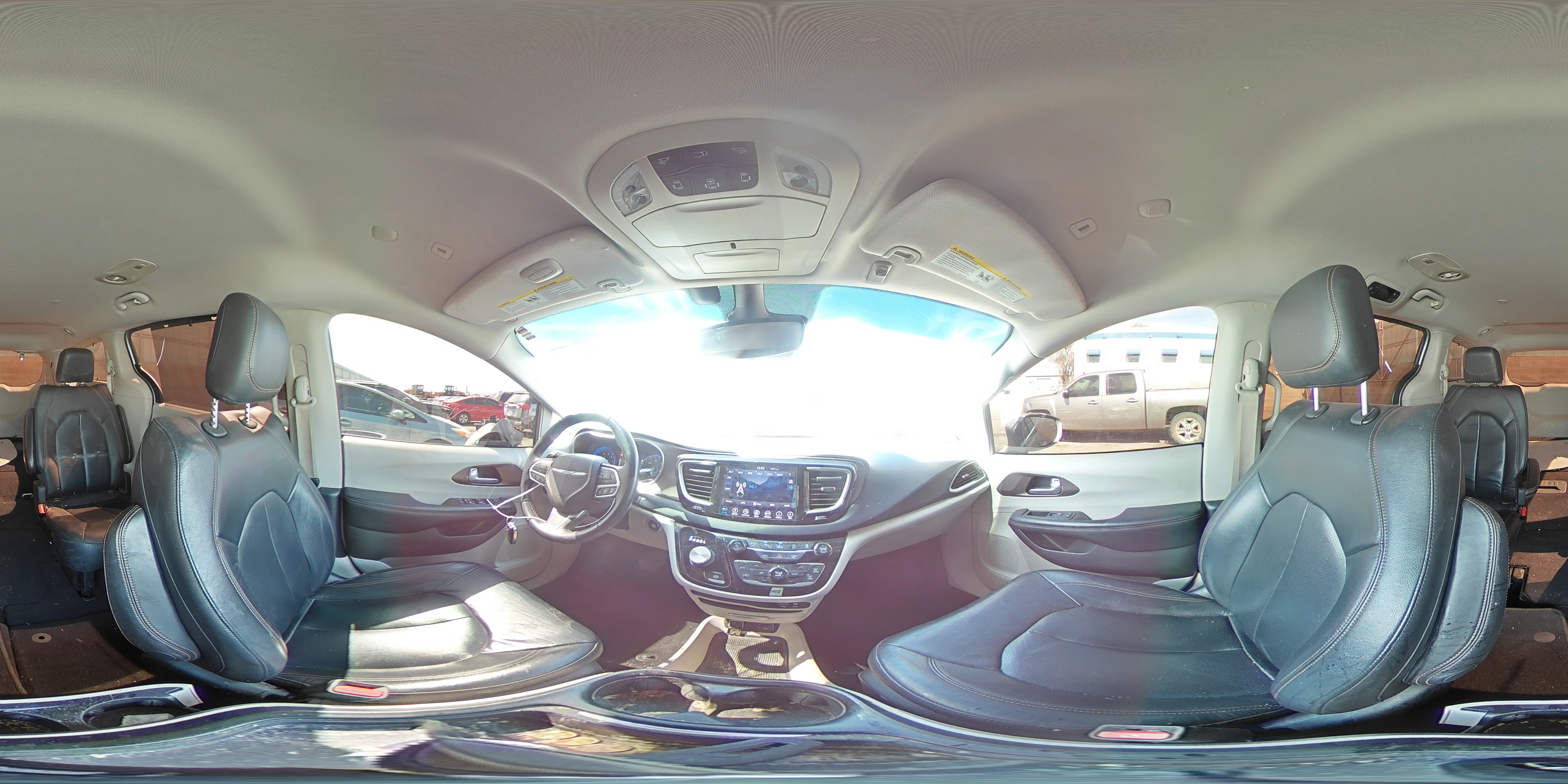 2018 Chrysler Pacifica - Image 14