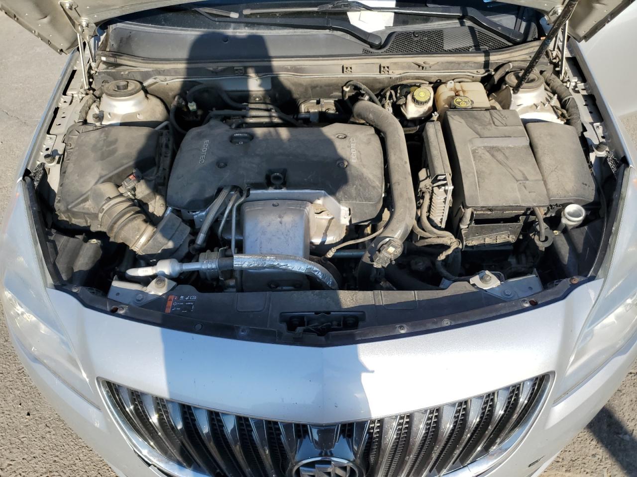 2017 Buick Regal - Image 12