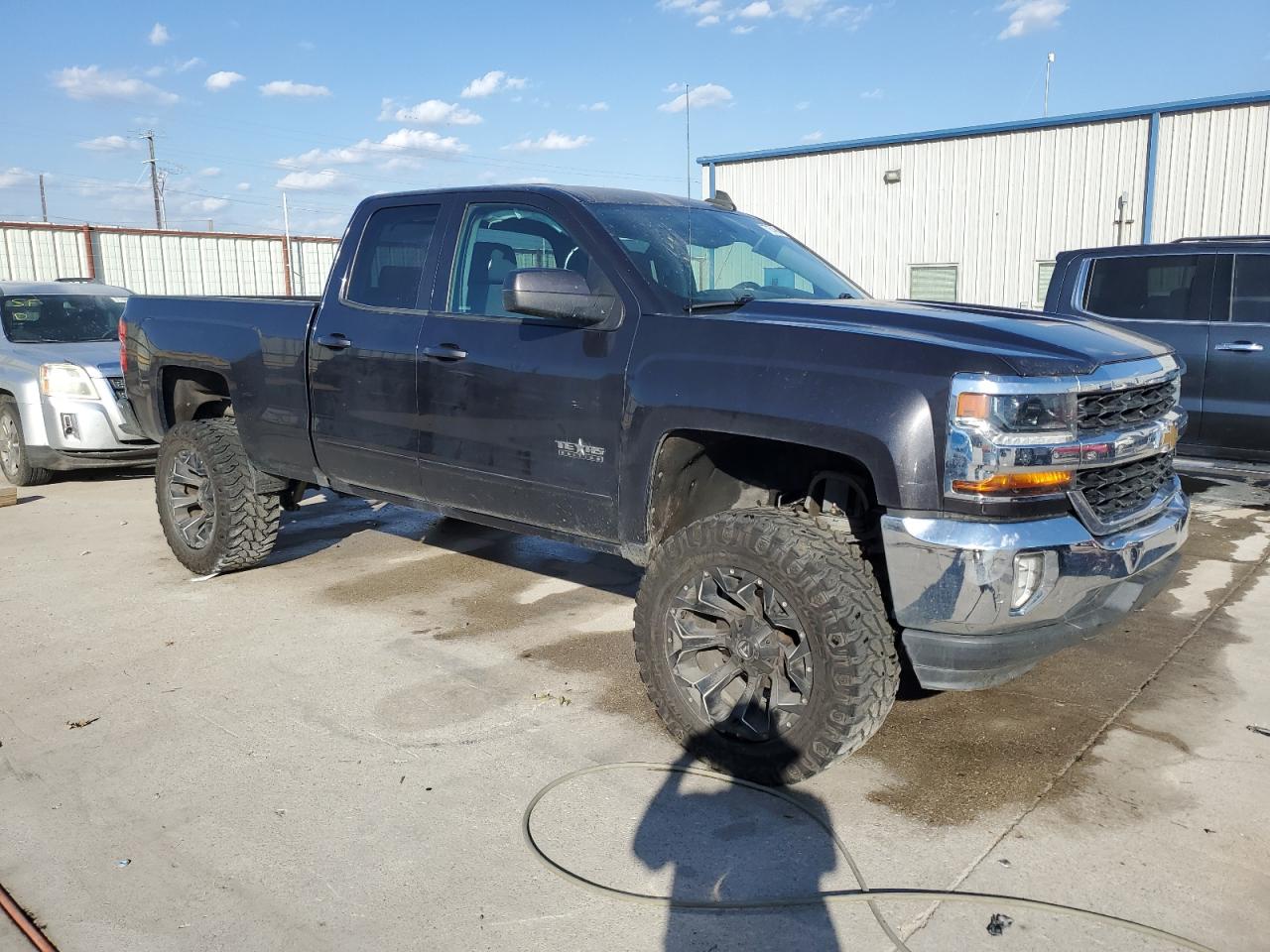 2016 Chevrolet Silverado - Image 4