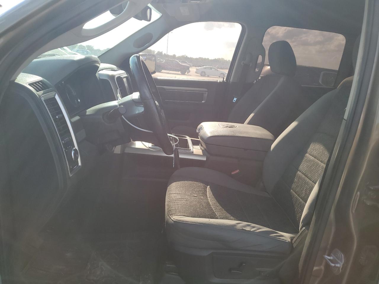 2014 RAM 1500 - Image 7