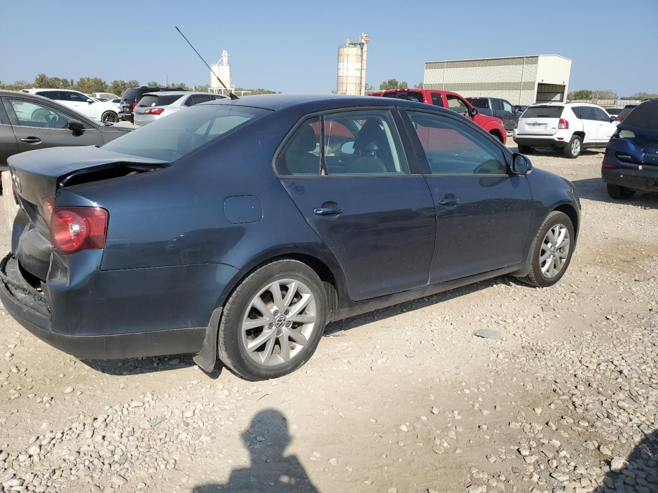 2010 Volkswagen Jetta - Image 3