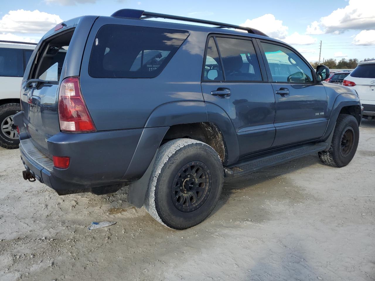 2005 Toyota 4Runner Sr5 VIN: JTEBU14RX50066232 Lot: 74890074