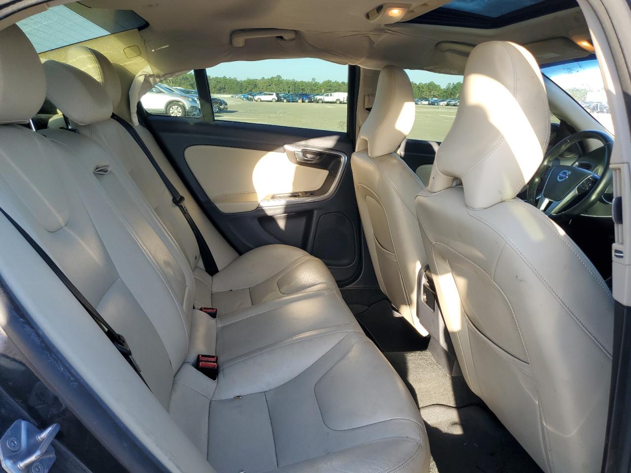 2016 Volvo S60 - Image 11