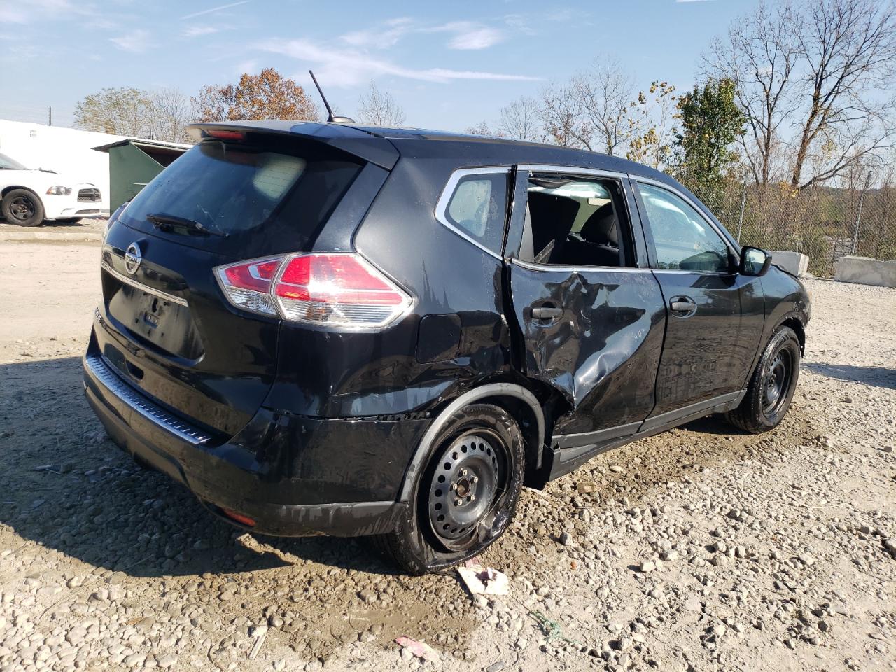 2016 Nissan Rogue - Image 3