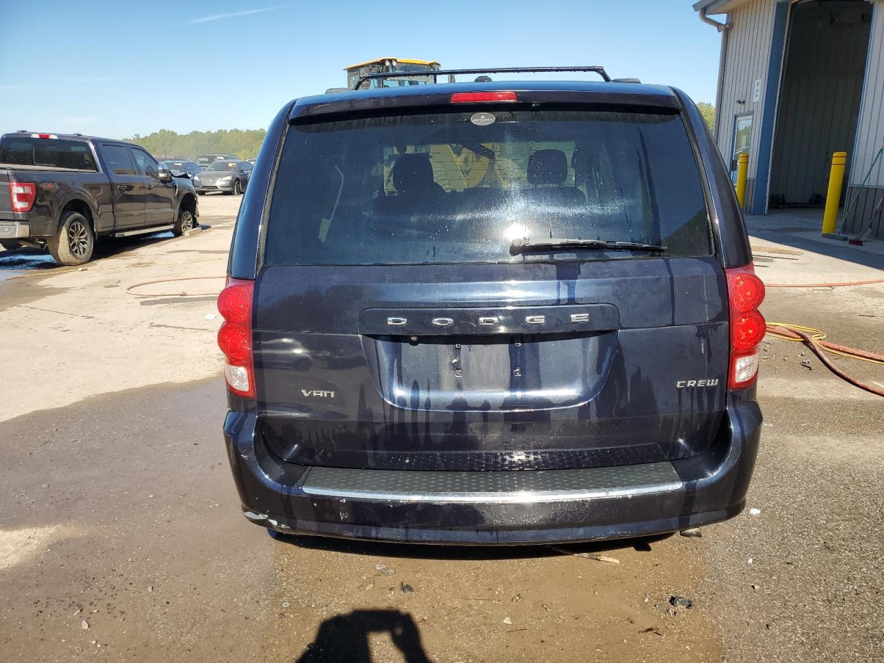 2011 Dodge Grand Caravan Crew VIN: 2D4RN5DG0BR750443 Lot: 74931624