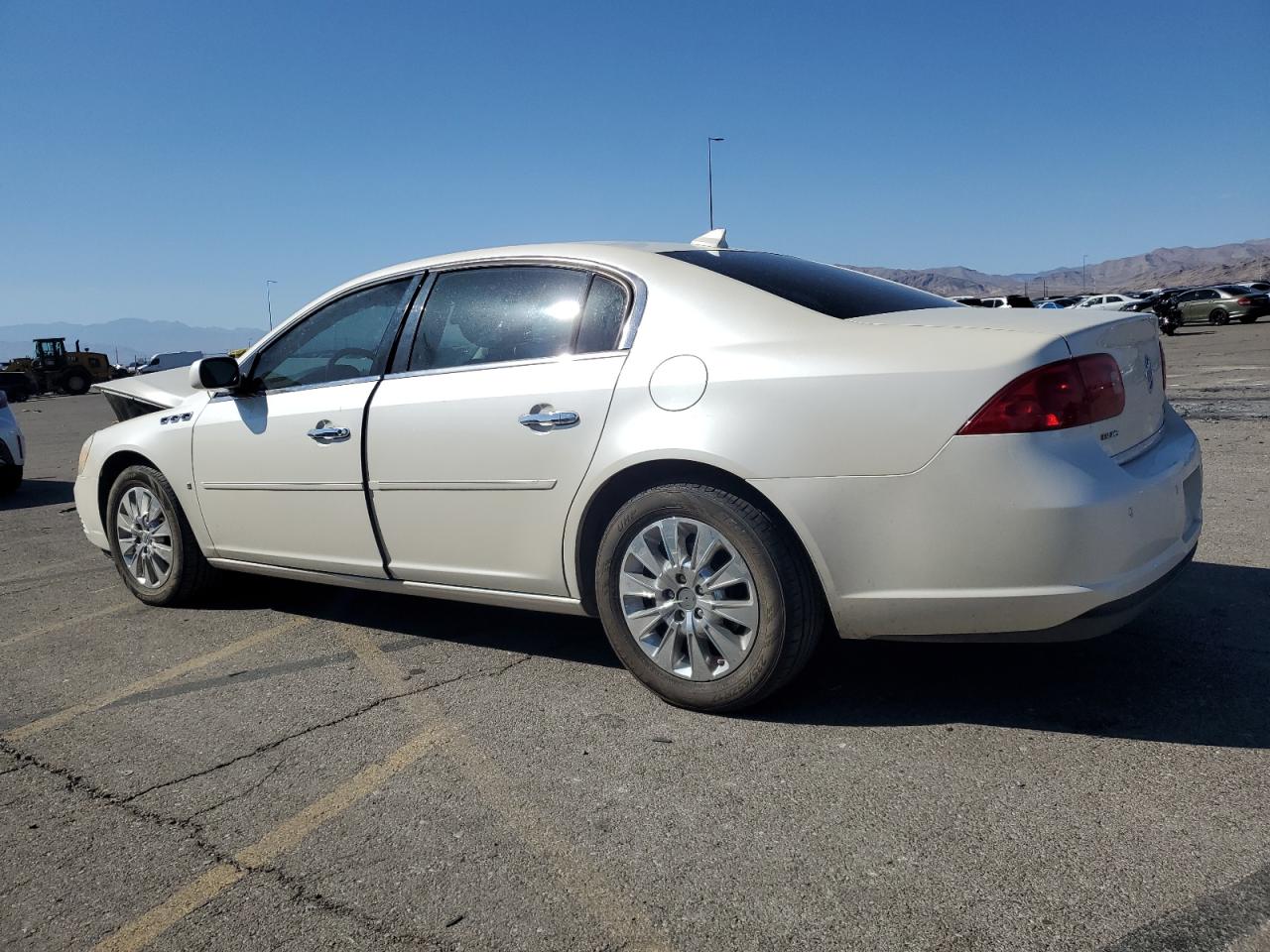 2009 Buick Lucerne - Image 2