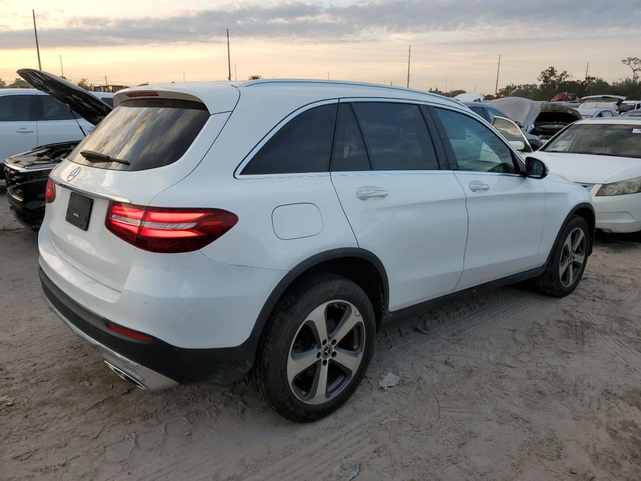 2018 Mercedes-Benz GLC - Image 3