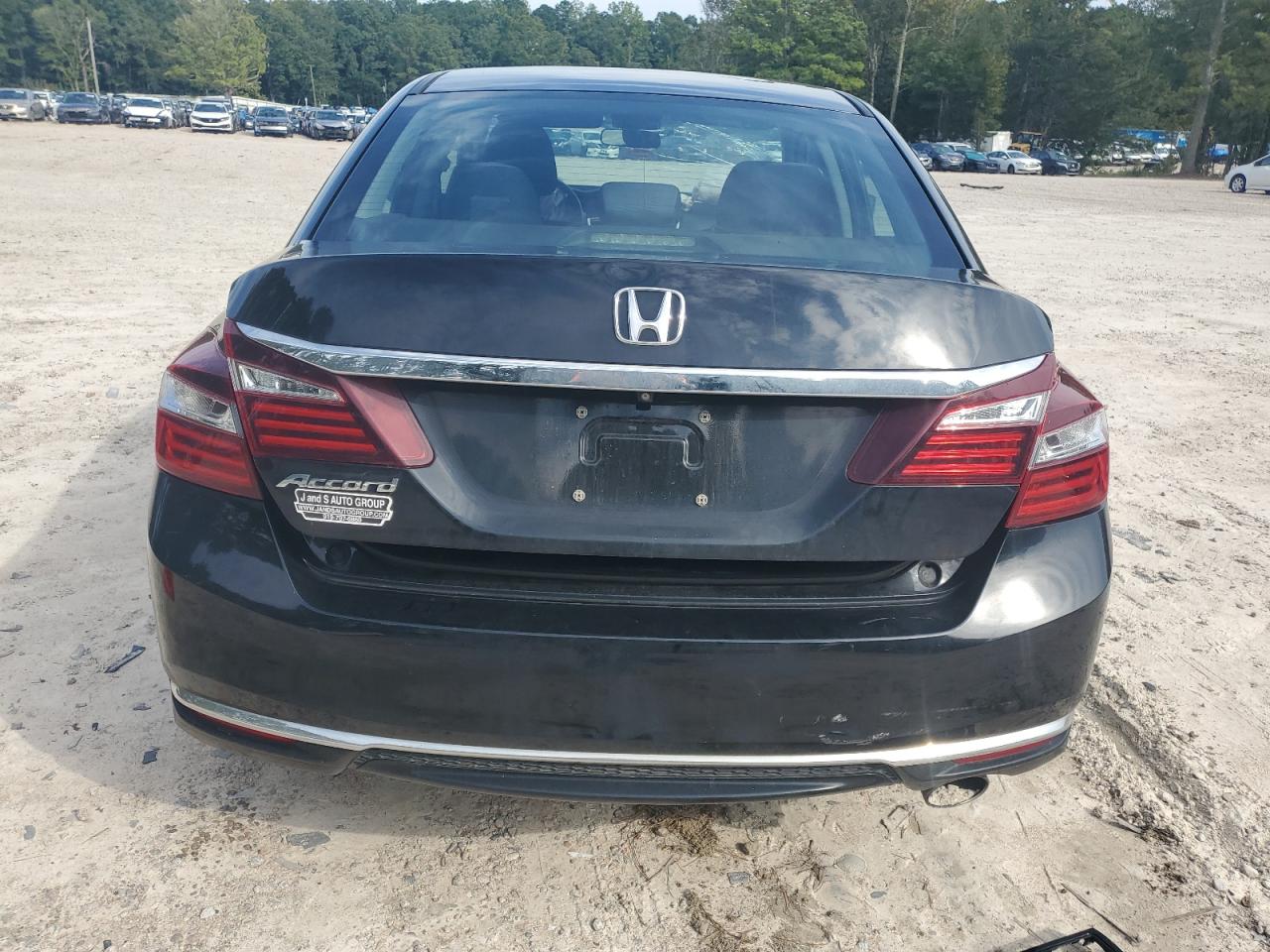 1HGCR2F3XHA217112 2017 Honda Accord Lx