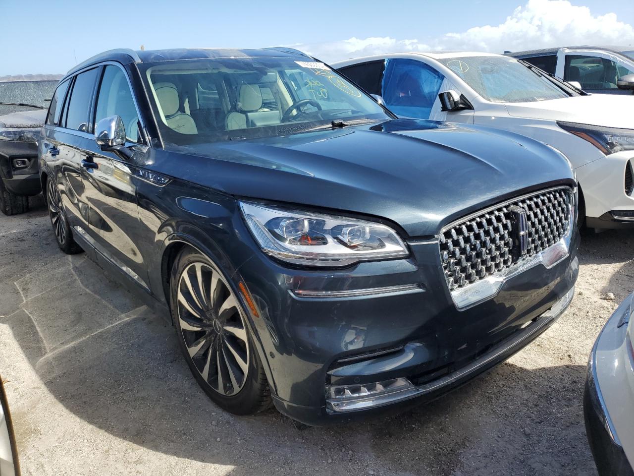 2020 Lincoln Aviator - Image 4