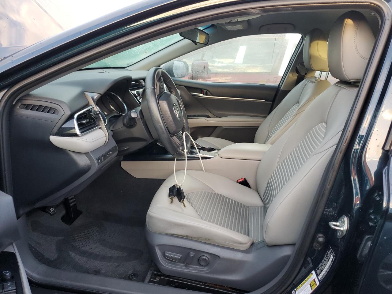 2018 Toyota Camry - Image 13