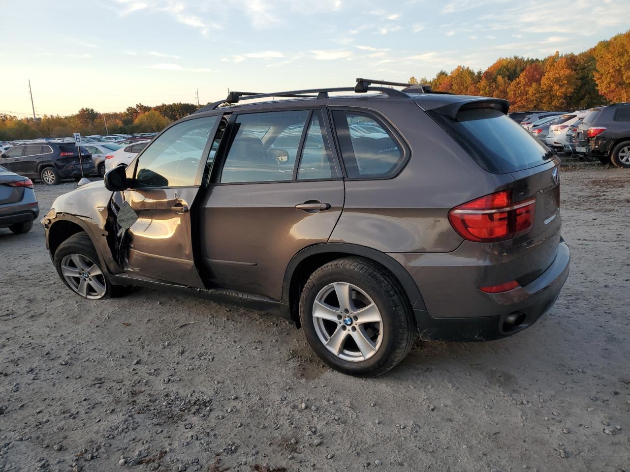 VIN 5UXZV4C50D0B17706 2013 BMW X5 no.2