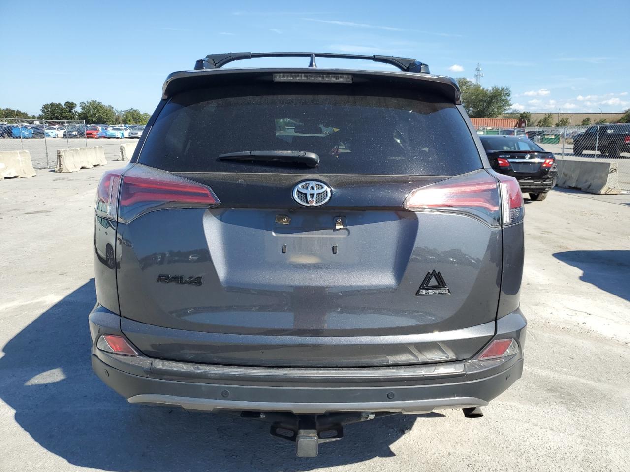 2T3RFREV0JW828707 2018 Toyota Rav4 Adventure